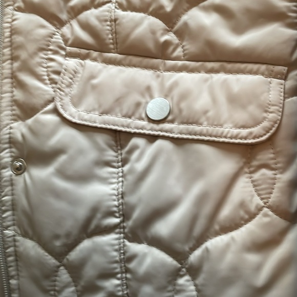 A New Day quilted puffy jacket. Small. Zipper. Very nice. Beige. - Picture 4 of 6